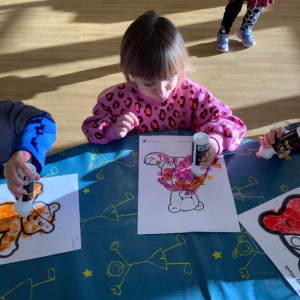  Child doing crafts