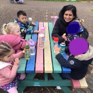 Children eating lunch