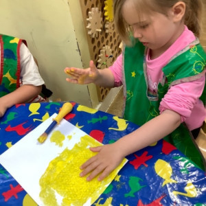 Child painting 