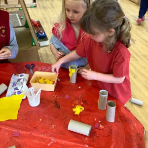 Children painting 