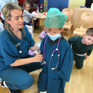 Child dressed as a vet